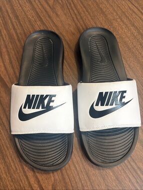 Nike Size 10 Black and White Men’s Slide Sandals with Bold Logo